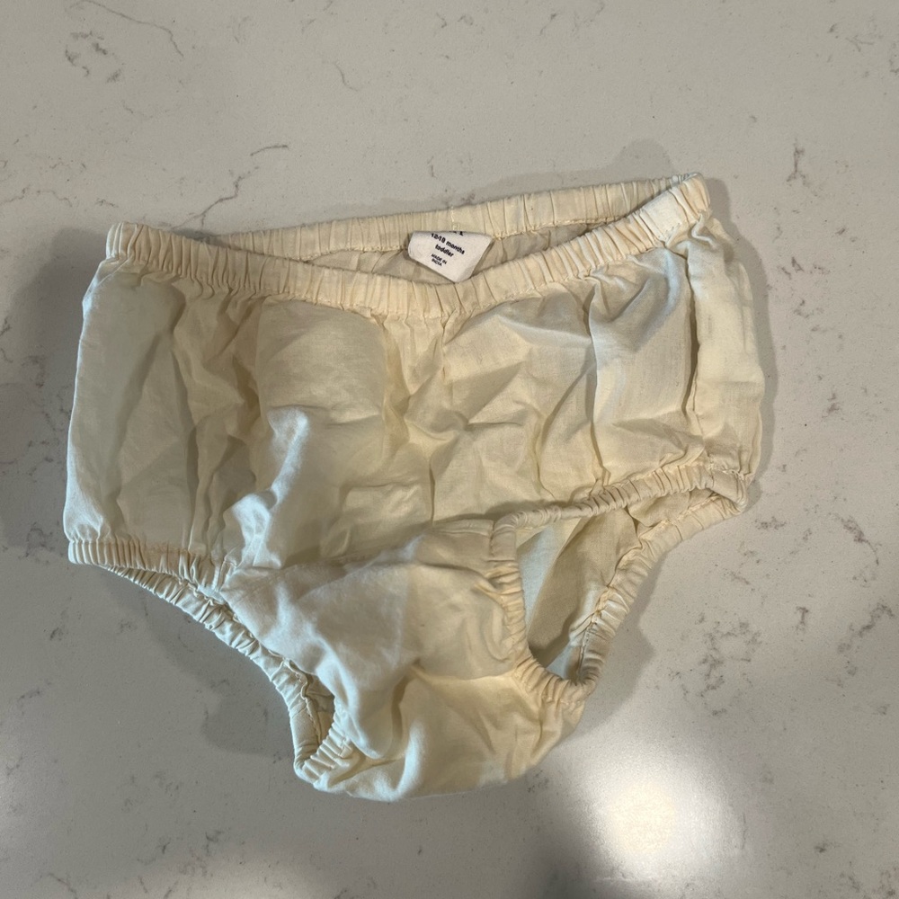 Ruffle butt / underwear cover